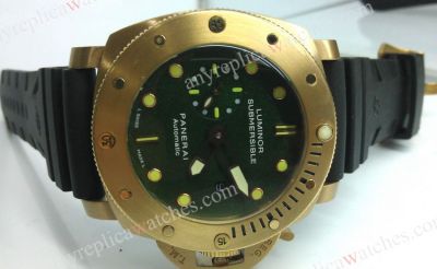 Panerai Submersible All Gold Case green dial Black Rubber band / Replica watch